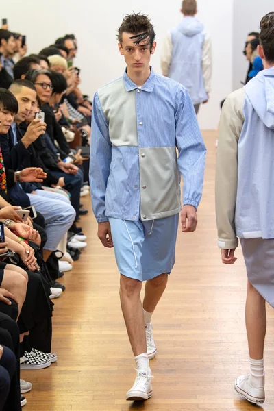 Look 17